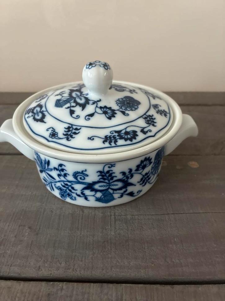 Blue Danube Porseleinen Schaaltje met deksel, Antiek en Kunst, Antiek | Keramiek en Aardewerk, Ophalen of Verzenden