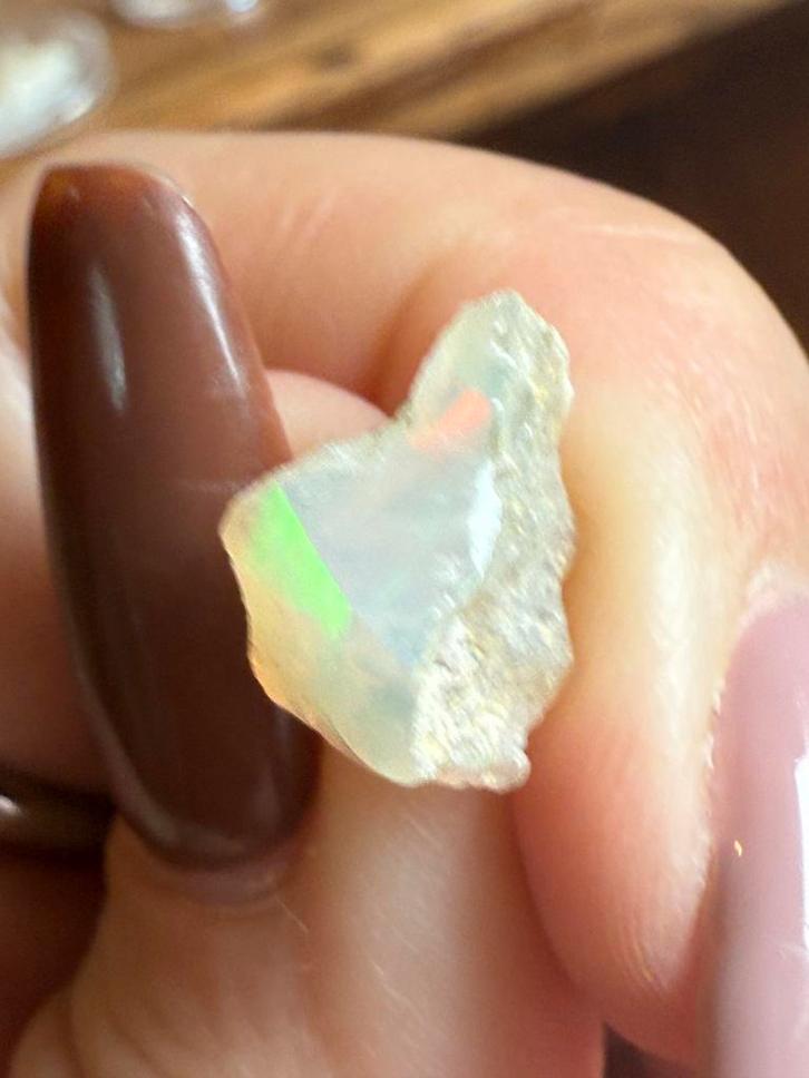 Erg leuke Welo opaal | slechts €10,-, Verzamelen, Mineralen en Fossielen, Ophalen of Verzenden