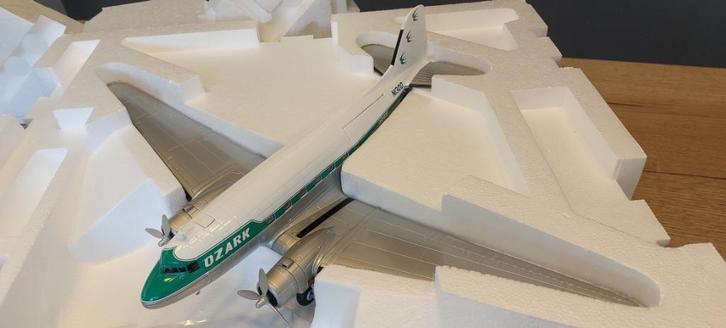 Franklin Mint Armour DOUGLAS DC-3 ref B11E742, Verzamelen, Luchtvaart en Vliegtuigspotten, Nieuw, Schaalmodel, Ophalen