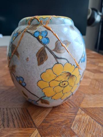 Handbeschilderde vaas van Gouda Holland (Kintsugi hersteld) beschikbaar voor biedingen
