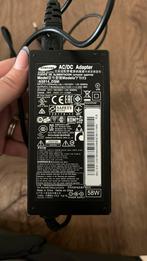 Samsung AC/DC adapter, Computers en Software, Laptop-opladers, Ophalen of Verzenden, Zo goed als nieuw