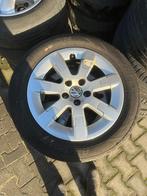 VW polo Banden en Velgen - All Season 185/60/15 7mm, Auto-onderdelen, Banden en Velgen, Gebruikt, 15 inch, Banden en Velgen, All Season