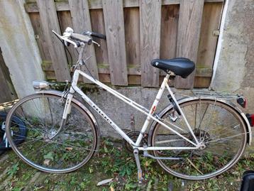Vintage Peugeot damesfiets opknapper beschikbaar voor biedingen