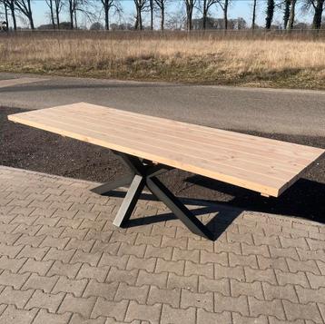 Tuintafel Douglas - Houten Buitentafel - Met Matrix Poot beschikbaar voor biedingen
