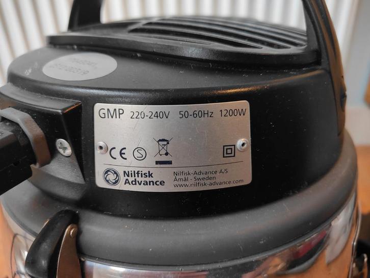 Nilfisk Stofzuiger 1200 watt, Witgoed en Apparatuur, Stofzuigers, Gebruikt, Stofzuiger, 1200 tot 1600 watt, Reservoir, Ophalen of Verzenden