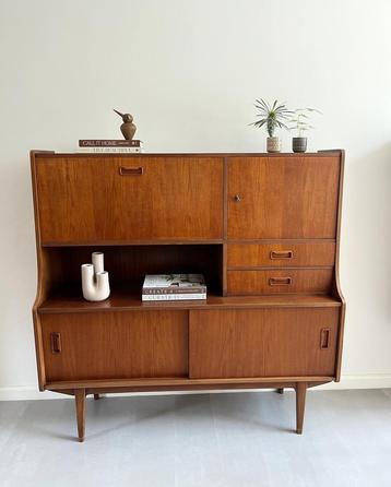 Vintage teakhouten highboard/dressoir, jaren 60/Deens design beschikbaar voor biedingen