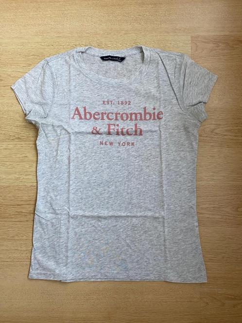 Abercrombie & Fitch, grijs t-shirt, roze opdruk, maat S, Kleding | Dames, T-shirts, Gedragen, Maat 36 (S), Grijs, Korte mouw, Ophalen of Verzenden