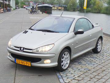 Peugeot 206 CC Roland-Garros 1.6 16V, Cabrio, Climate, Leder beschikbaar voor biedingen