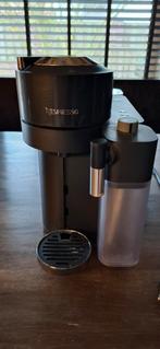 Nespresso Vertuo Lattissima Zwart + Capsules, Gebruikt, Koffiemachine, Ophalen of Verzenden, 1 kopje