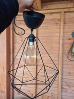 Moderne hanglamp met geometrisch design, Huis en Inrichting, Lampen | Hanglampen, Ophalen of Verzenden, Zo goed als nieuw, Metaal
