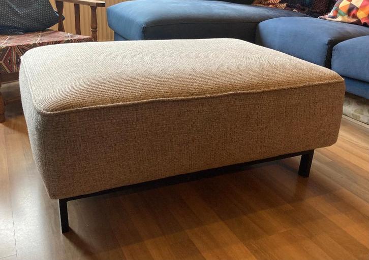 Mooie grijze hocker, Huis en Inrichting, Banken | Voetenbanken en Poefen, Gebruikt, 50 tot 75 cm, 75 tot 100 cm, Rechthoekig, Metaal