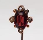 Dasspeld 18 kt goud , granaat , pareltjes., Ophalen of Verzenden, Goud, Overige typen