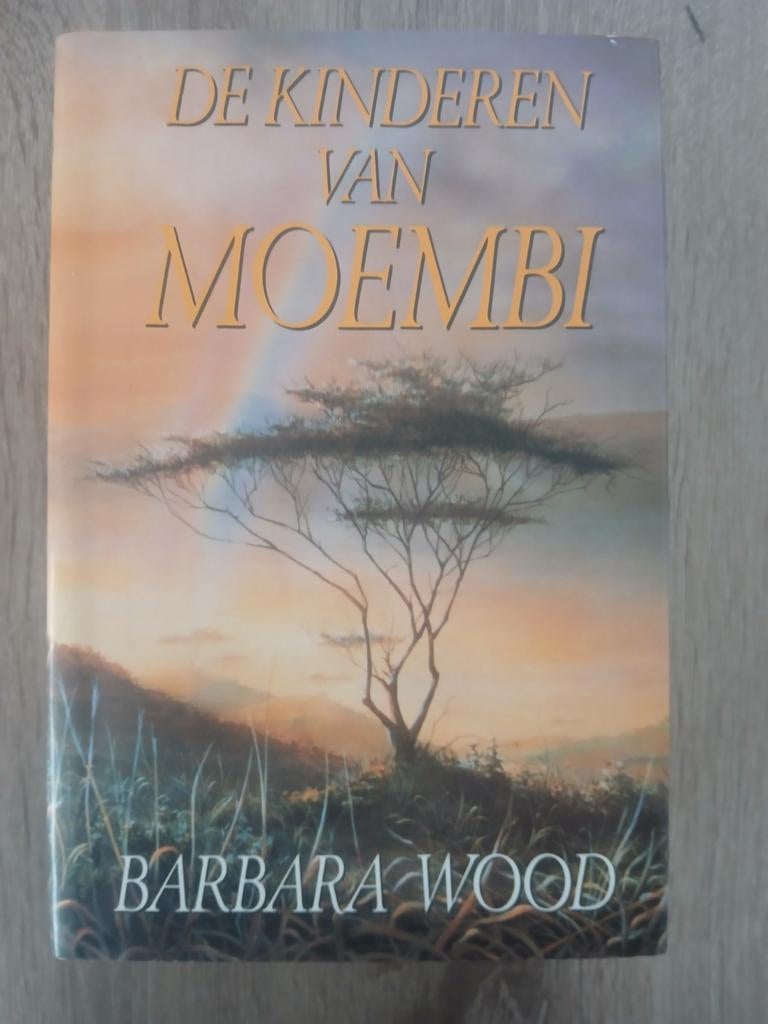 De kinderen van Moembi | Barbara Wood, Boeken, Romans, Ophalen of Verzenden, Zo goed als nieuw, Barbara Wood