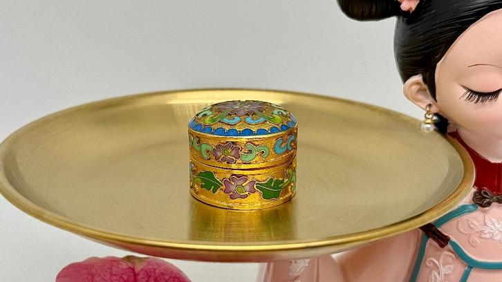 Klein cloisonné ringdoosje pillendoosje - K3ES1-Z3, Antiek en Kunst, Antiek | Emaille, Verzenden