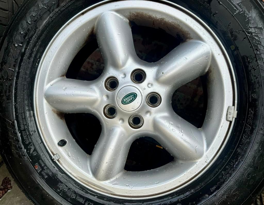 Set 4x Banden 18 inch met Land Rover Velgen, Auto-onderdelen, Banden en Velgen, Ophalen, 18 inch, 235 mm, All Season