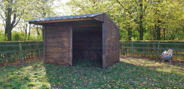 Stevige schuilstal 3x4m met voorwand in massief Douglas hout, Dieren en Toebehoren, Stalling en Weidegang, Stalling, 2 of 3 paarden of pony's