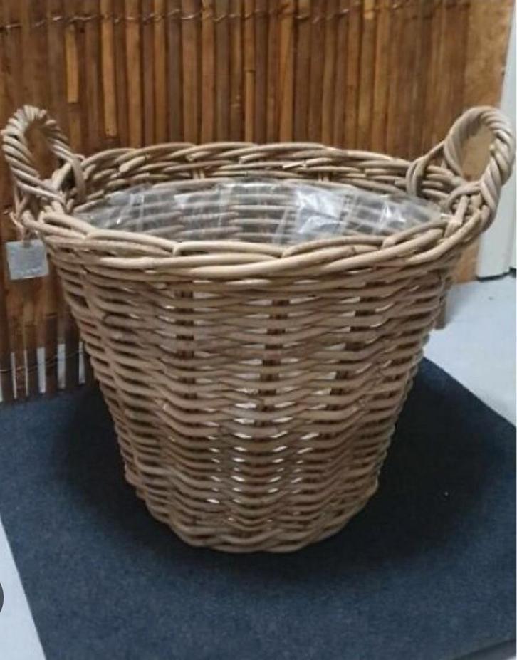 Rotan (Planten) mand met Handvatten, Tuin en Terras, Bloempotten, Zo goed als nieuw, Overige materialen, Binnen, Balkon, Tuin