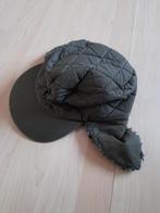 LEGERGROENE PET / MUTS MET OORKLEPPEN MET BONT MAAT 57 CM, Ophalen of Verzenden, Zo goed als nieuw