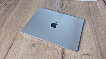 MacBook Air 2022 | Apple M2-chip | 8GB RAM | 512GB | zilver beschikbaar voor biedingen