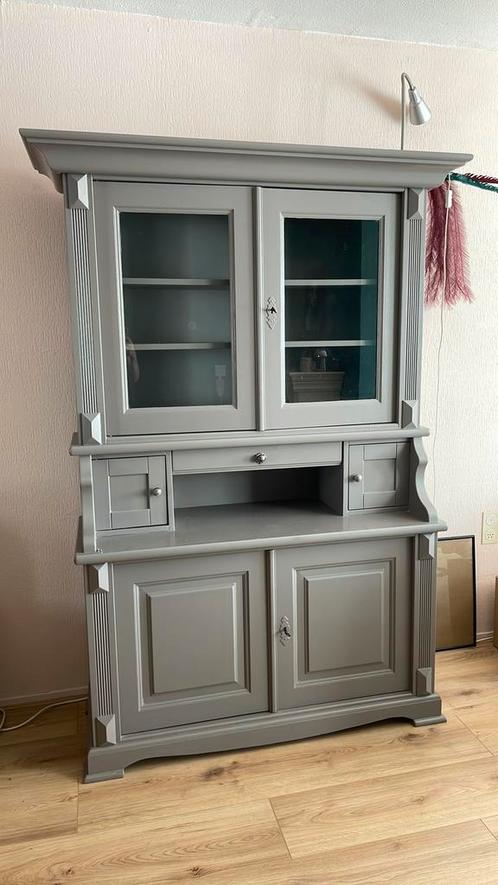 Mooie klassieke buffetkast - charmant en karaktervol, Huis en Inrichting, Kasten | Buffetkasten, Zo goed als nieuw, 200 cm of meer