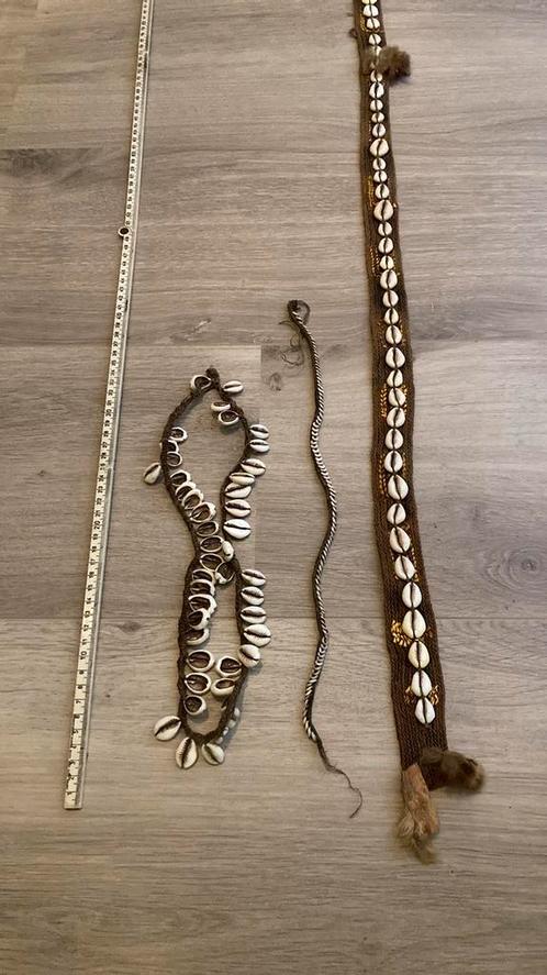 Schelpenband Papua Papoea Kauri schelpengeld Ketting, Antiek en Kunst, Kunst | Niet-Westerse kunst, Verzenden