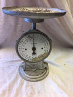 Antieke weegschaal met emaille cijferplaat., Witgoed en Apparatuur, Ophalen, Keukenweegschaal, Gebruikt, Minder dan 10 kg
