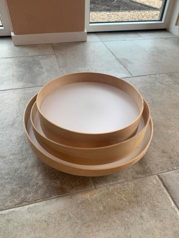 Houten Plafondlamp met Witte Kap beschikbaar voor biedingen
