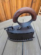 Antiek Gietijzeren Strijkijzer met Houten Handvat, Antiek en Kunst, Antiek | Gereedschap en Instrumenten, Ophalen of Verzenden