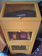 Gele kast met gaasdeuren, Huis en Inrichting, Kasten | Dressoirs, Ophalen, Minder dan 50 cm, Gebruikt, Vintage