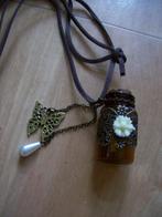 Wensketting bruin flesje met vlinder aan kord, Overige materialen, Verstelbaar, Bruin, Nieuw