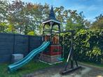 Uniek speelhuisje met glijbaan en schommel, Kinderen en Baby's, Speelgoed | Buiten | Speeltoestellen, Ophalen, Gebruikt, Schommel