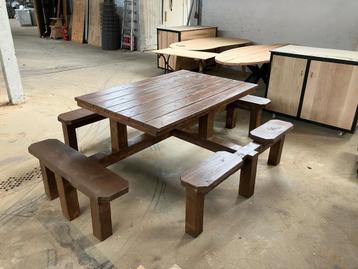 Picknick tafel  beschikbaar voor biedingen