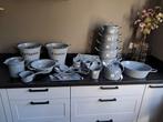 Mooie set van zolder grijsgewolkt emaille veel met sticker., Ophalen