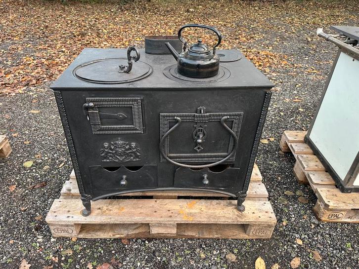 Antiek gietijzeren hout-/kolenfornuis, Huis en Inrichting, Kachels, Gebruikt, Houtkachel, Hout, Ophalen of Verzenden