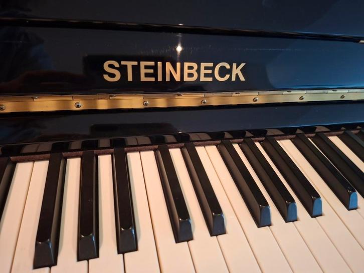 Steinbeck 120 akoestische piano, Muziek en Instrumenten, Piano's, Zo goed als nieuw, Piano, Zwart, Hoogglans, Ophalen of Verzenden