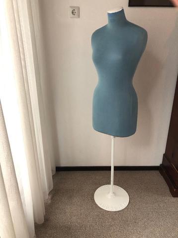 Torso-fit mannequin 1950 s etalagepop vintage paspop beschikbaar voor biedingen