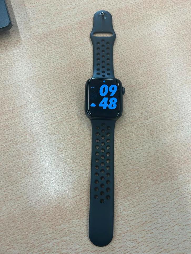 Apple watch serie se 44mm nike version, Sieraden, Tassen en Uiterlijk, Smartwatches, Zo goed als nieuw, iOS, Zwart, Afstand, Waterdicht