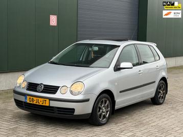 Topstaat Volkswagen POLO 1.4 | AUTOMAAT | OEPNDAK | Trekhaak beschikbaar voor biedingen