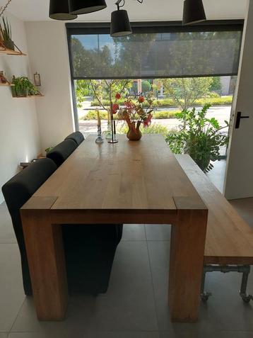 Complete eetkamer  beschikbaar voor biedingen