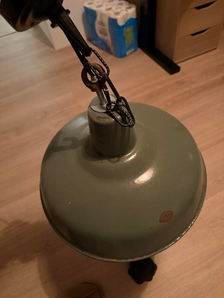 Groene emaille fabriekslamp - Nieuwe bedrading, Huis en Inrichting, Lampen | Hanglampen, Ophalen of Verzenden, Gebruikt, Metaal
