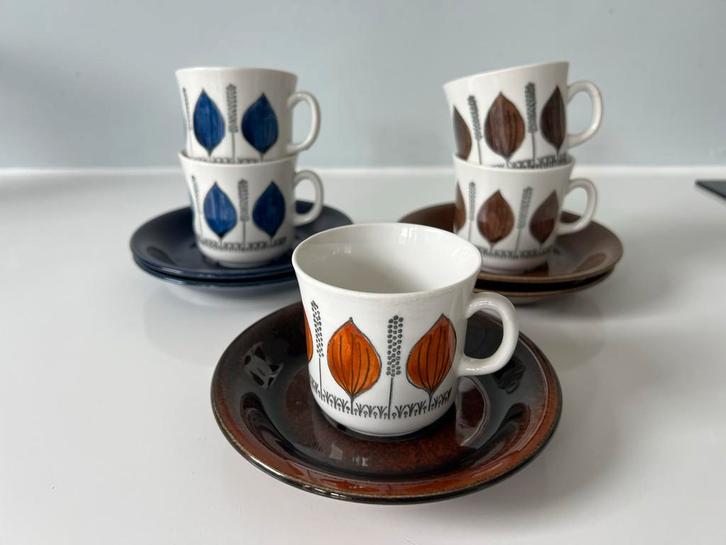 Upsala Ekeby Gefle 5 Kopjes & Schotels scandinavisch servies, Huis en Inrichting, Keuken | Servies, Gebruikt, Kop(pen) en/of Schotel(s)