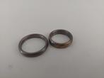 Twee Boccia relatieringen 3 gouden strepen en effen mat, Sieraden, Tassen en Uiterlijk, Ringen, Verzenden, Nieuw, 17 tot 18, Dame of Heer