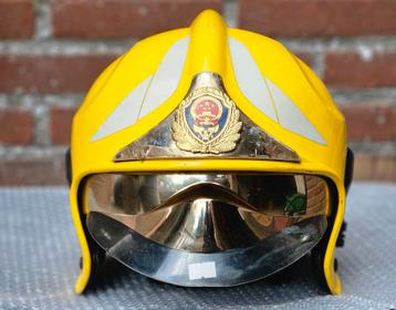 Brandweerhelm brandweer Shanghai China model DNA beschikbaar voor biedingen