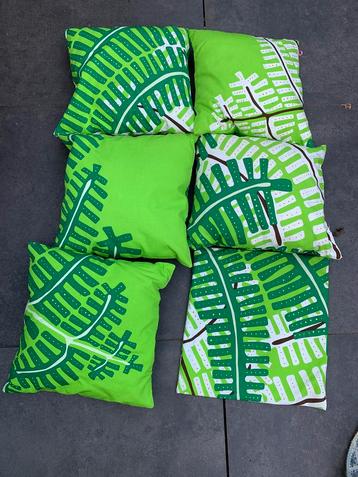 Kussens beschikbaar voor biedingen