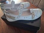Nieuwe Schoenen Kleur wit mt 35, Kleding | Dames, Schoenen, Ophalen of Verzenden, Zo goed als nieuw, Wit, Sneakers of Gympen