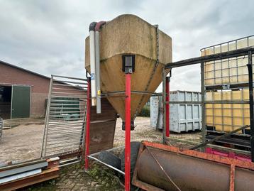 Voer silo te koop beschikbaar voor biedingen