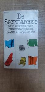 Vintageboek: De secretaresse, Boeken, Ophalen of Verzenden, Alpha, Gelezen, HBO