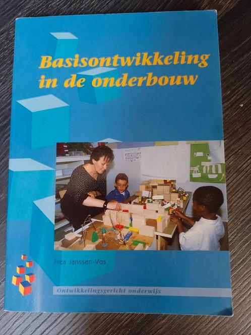 F. Janssen-Vos - Basisontwikkeling in de onderbouw, Boeken, Wetenschap, Zo goed als nieuw, Ophalen of Verzenden