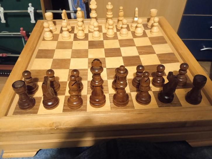 Schaakbord, Hobby en Vrije tijd, Gezelschapsspellen | Bordspellen, Zo goed als nieuw, Ophalen