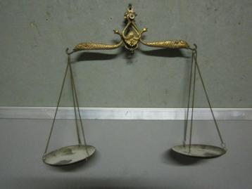 weeg schaal antieke kleine koperen UNIC beschikbaar voor biedingen